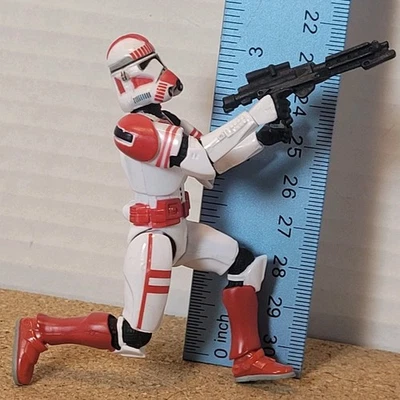 Figura de acción Star Wars Red Shock Storm Trooper 2004 ¡completa! Constructor del ejército Foto 1 de 4