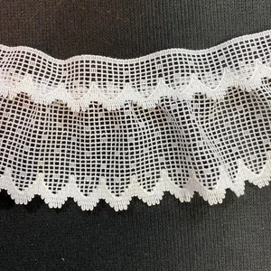 2 & 3/8 Yards weiß bestickt Poly Spitze Borte/Nähen/Basteln/Braut/2" breit - Bild 1 von 4