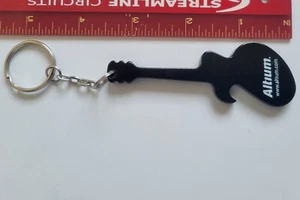 Llavero Guitarra Rock Altium Metal Sólido Negro Swag ~ NUEVO ~ - Imagen 1 de 2