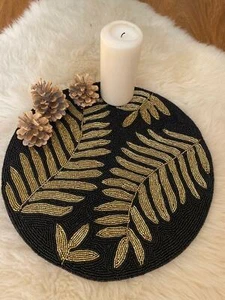 Schwarz und Blattgold Design Handperlen dekoratives Tischset - Bild 1 von 5