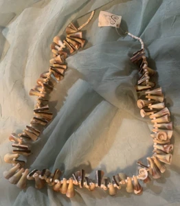 Pink Cone Shell Necklace 1970s Hawaiian Beach Modern-She Shells Honolulu Hawaii - Picture 1 of 6