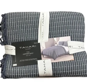 Tahari King Blue and White Cotton Quilt with Tassels 106”x92” - Picture 1 of 5