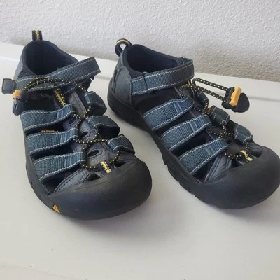 Sandalias KEEN Azul Niños Talla 3 EE. UU. 35 UE Niños Niñas Impermeables Usadas en Excelente Condición Foto 1 de 4