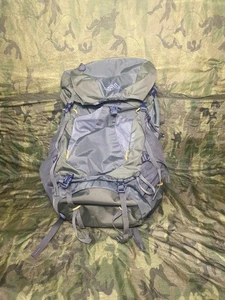 Gregory Stout 35L Backpack Hiking Camping Green W/ Padded Waist Belt - Picture 1 of 3