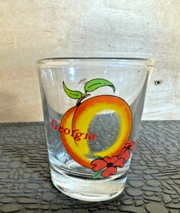 Souvenir Schnapsglas ""George"" Pfirsich - Bild 1 von 6