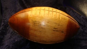 HOLZFUSSBALL ~ Ideal für Ihre Trophäentasche oder Jungenzimmer ~ 10"" lang ~ Sehr guter Zustand ~ - Bild 1 von 6