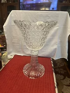 TOWLE 24% LEAD CRYSTAL PEDESTAL CENTERPIECE IN ORIGINAL BOX - Picture 1 of 18