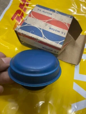 Datsun 1200 B110 B210 120y A12 A15 521 610 620 720 Sunny ute oil filler cap NOS - Image 1 of 4