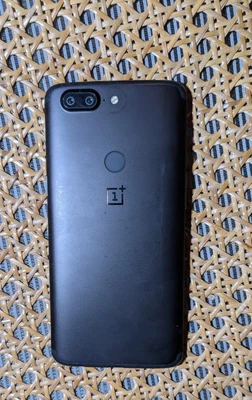 Smartphone OnePlus 5T Dual A5010 64GB Negro Desbloqueado Android Justo Foto 1 de 4