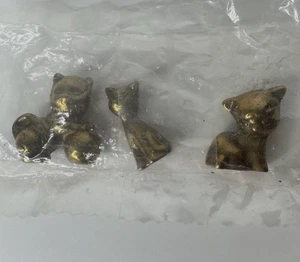 Lotto di 3 gatti bronzo miniatura vintage 1 pollice in confezione originale nuovi - Foto 1 di 5