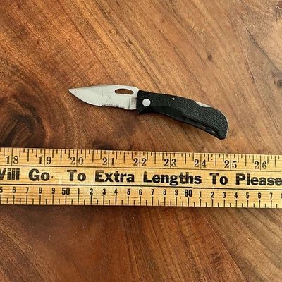 Gerber USA E-Z-Out Pocket Knife Partially Serrated Combo Lockback Blade - Image 1 of 4