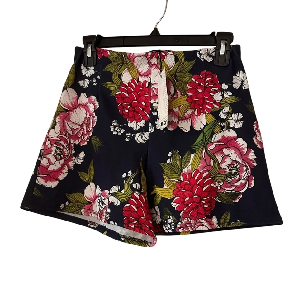 NWT Boohoo baby and red floral shorts size 6 - Image 1 of 3
