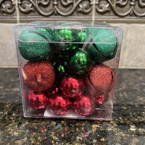 YANKEE CANDLE ROJO Y VERDE TINTINEO CAMPANAS Y ADORNOS JARRÓN RELLENO  - Imagen 1 de 6