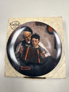 Knowles collector plates Norman Rockwell The Music Maker - Plate Number AG10590 - Picture 1 of 4