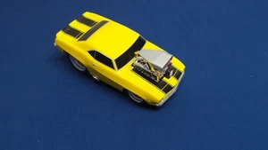 Muscle Machines Chevy ’69 Z28 Camaro, yellow black stripe diecast car - Picture 1 of 13