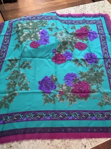 Liz Claiborne rot Blumen grün lila quadratischer Schal Größe 29,5 x 30,5"  - Bild 1 von 5