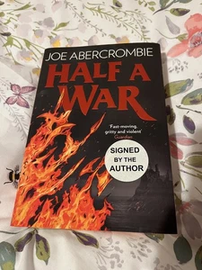 Half A War Joe Abercrombie signiert Erstausgabe Hardcover wie neu - Bild 1 von 5