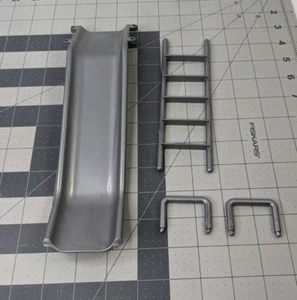 Mattel Barbie Tropical Piscina Patio Set Repuesto Gris Tobogán - Imagen 1 de 12