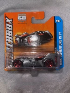 Matchbox 60 Aniversario Batimóvil MBX Adventure City Car NUEVO en Paquete Sellado - Imagen 1 de 1