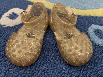 Old Navy Baby Girls Size 3-6 Months Gold Glitter Jelly Sandals Crib Shoes Hearts - Image 1 of 4