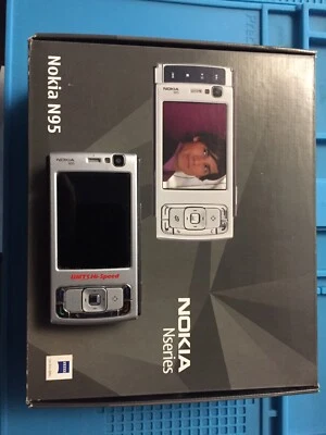 NOKIA  N95 USATO - NON FUNZIONANTE - PARTI MANCANTI - FLAT FLEX RICAMBIO - Immagine 1 di 4