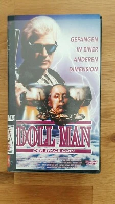 Dollman (Der Space-Cop Sci-Fi Albert Pyun Thomerson German Promo VHS Video 1991) - Bild 1 von 4