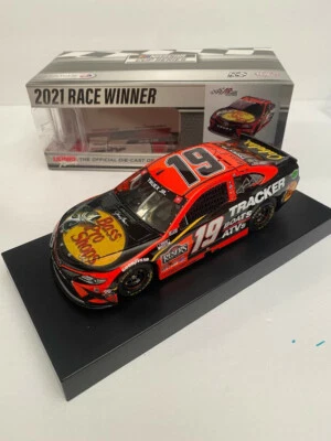 NASCAR 2021 MARTIN TRUEX #19 BASS PRO SHOPS MARTINSVILLE WIN 1/24 CAR - Image 1 of 2