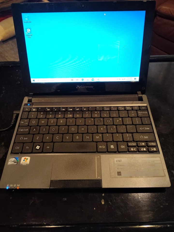 Portátil Gateway 10" LT27 PAV80 Intel Atom N450 1.66 Windows 10 COMO ESTÁ funcionando  Foto 1 de 4