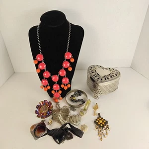Fashion Jewelry Collection W/ Things Remembered Trinket Box Pendants & Necklace - Bild 1 von 24