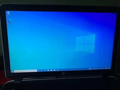 HP Pavilion 17-F113DX 750 GB, Intel Core i5 4ta generación, 1,7 GHz, 8 GB, Win 10 Pro Foto 1 de 4