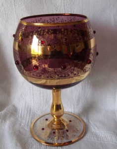 Vaso artístico bohemio antiguo decorado dorado vintage jarrón de cáliz de 9" gemas rojas - Imagen 1 de 10