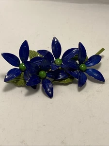 Pin de 4 flores esmaltado azul firmado en blanco difícil de encontrar B14B - Imagen 1 de 23