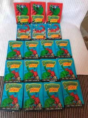 18 1988 TOPPS SEALED PACKS OF DINOSAUR ATTACK COLLECTOR CARDS - Image 1 of 4