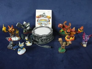 Skylanders Giants Lot Nintendo Wii Game Stand And 9 Figures - Picture 1 of 4