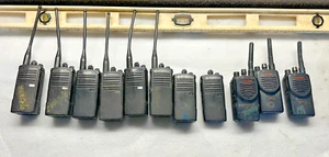 Motorola BPR40 i CP110 UHF Dwukierunkowe radio Walkie Talkie Ładowarki Radia - Zdjęcie 1 z 15