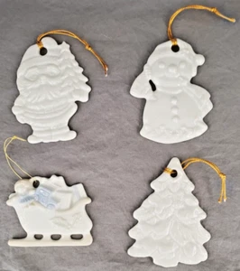 4 Vintage Keramik weiß Weihnachtsbaum Schneemann Schlitten Ornamente Urlaub Weihnachten - Bild 1 von 24