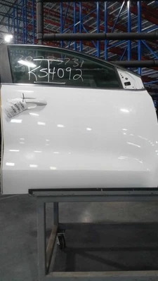 Passenger Right Front Door With Solar Glass Fits 17-22 SPORTAGE 520752 — 第 1/4 张图片