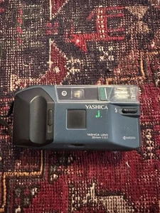 Yashica AF-J analoge Kleinbildkamera 32mm 1:3.5 Kyocera - Bild 1 von 4