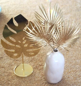 1 x Golden Monstera Leaf Metal Abstract Sculpture & 3 x Golden Palm Leaves vase - Picture 1 of 12