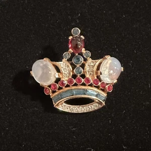 RARE Vintage TRIFARI Alfred Philippe Moonstones Queen Crown Gold Tone Brooch - Picture 1 of 6