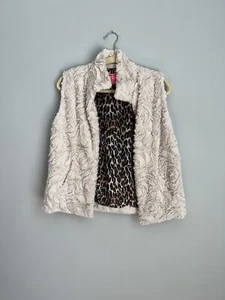Betsey Johnson Size M Faux Fur Vest Rosette Swirl Slit Pockets Cheetah Cream - Picture 1 of 4