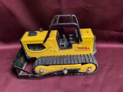 1970's Vintage Tonka T6 Bulldozer With Roll Cage and Rubber Tracks Crawler Dozer - Image 1 of 4