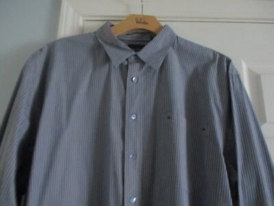 CAMISA TOMMY BAHAMMA LS USADA EN EXCELENTE ESTADO PALMERAS ÍNDIGO XL Foto 1 de 4