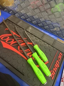 Snap-on Tools 3pc GREEN Hard Grip Striking Prybar Set Old Style Rare SPBS704AG - Picture 1 of 2