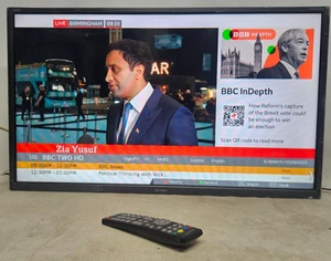 Sharp Aquos LC-32CHG4041K 32" LED TV, Freeview HD, 3x HDMI, Remote, No Stand, GC - Picture 1 of 19