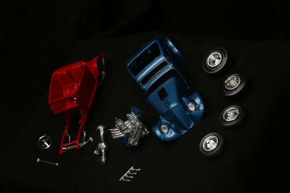 AMT 1933 WILLYS GASSER/CARRO DE ARRASTRE ¡BUENA CONSTRUCCIÓN! PANTALLAS 1/24 BONITAS!! 1970’s! Foto 1 de 4