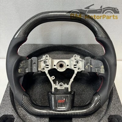 Volante deportivo de fibra de carbono apto para Subaru STI WRX 2015-2022 con moldura Foto 1 de 4