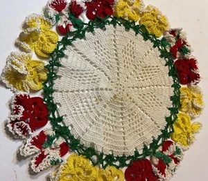 "Flores redondas de ganchillo Doily blancas amarillas rojas verdes de 12" - Imagen 1 de 6