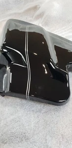 66670-04bhy Harley Davidson Right hand Sidecover Vivid Black With Pinstripe - Picture 1 of 4