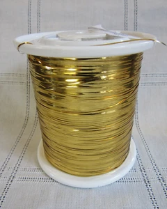 Lurex CPM10080 Dark Gold #203 Bright Flat Metallic Blending Thread 200g spool - Picture 1 of 6